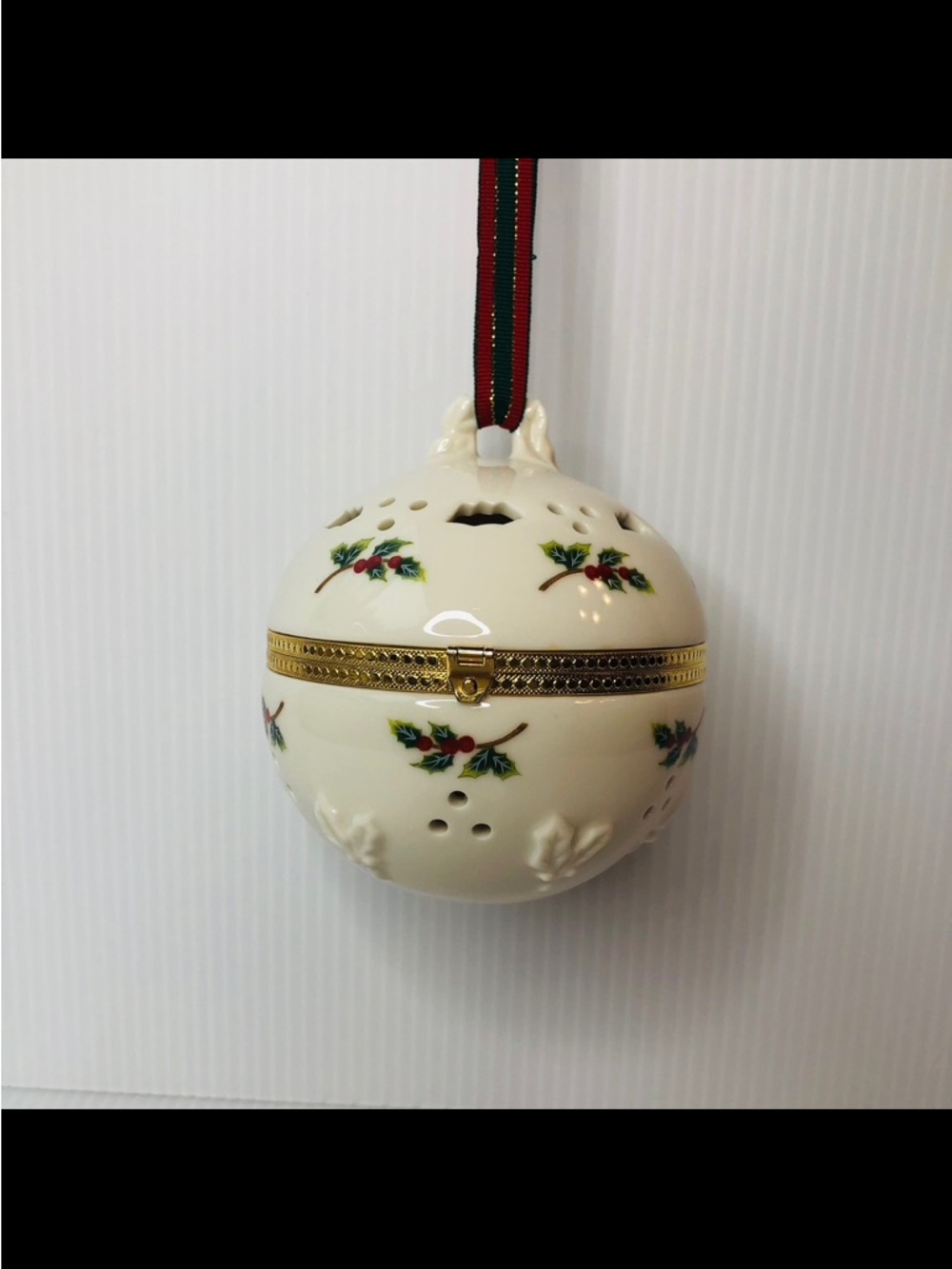PartyLite Holly Leaf Friendship Ornament for Scented Wax Insert Christmas Decor